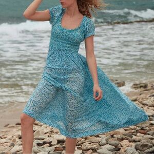 SOLD ❌~ ASHLYNN DRESS -- BLEU DAISY FIELDS